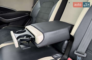 Внедорожник / Кроссовер Hyundai Santa FE 2015 в 