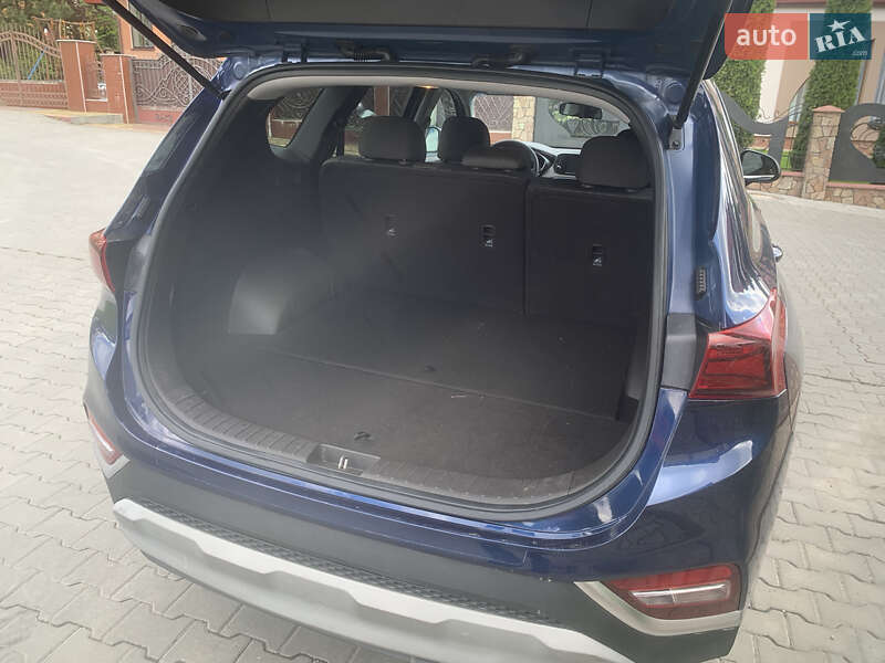 Внедорожник / Кроссовер Hyundai Santa FE 2019 в Тернополе