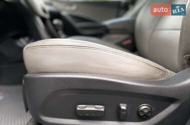Внедорожник / Кроссовер Hyundai Santa FE 2014 в 
