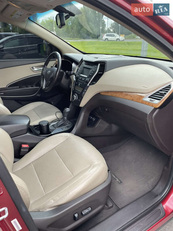 Внедорожник / Кроссовер Hyundai Santa FE 2014 в Вишневом
