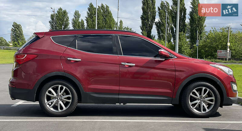 Внедорожник / Кроссовер Hyundai Santa FE 2014 в Вишневом