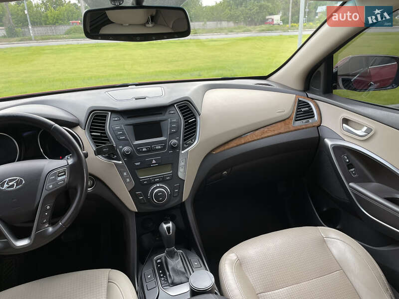 Внедорожник / Кроссовер Hyundai Santa FE 2014 в Вишневом
