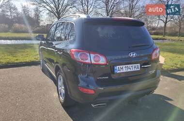 Позашляховик / Кросовер Hyundai Santa FE 2011 в 