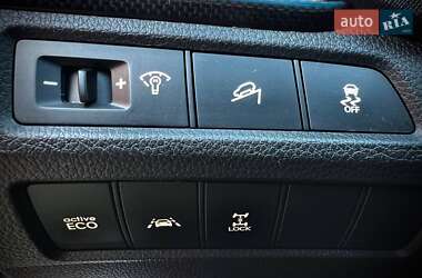 Внедорожник / Кроссовер Hyundai Santa FE 2013 в 