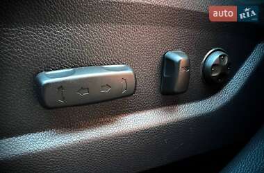 Внедорожник / Кроссовер Hyundai Santa FE 2013 в 