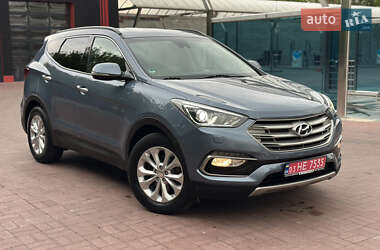 Внедорожник / Кроссовер Hyundai Santa FE 2017 в 
