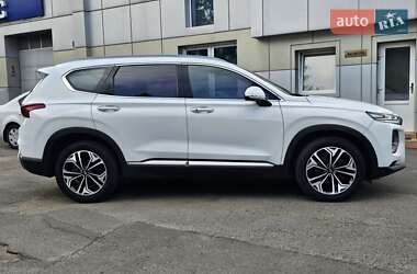 Внедорожник / Кроссовер Hyundai Santa FE 2018 в 