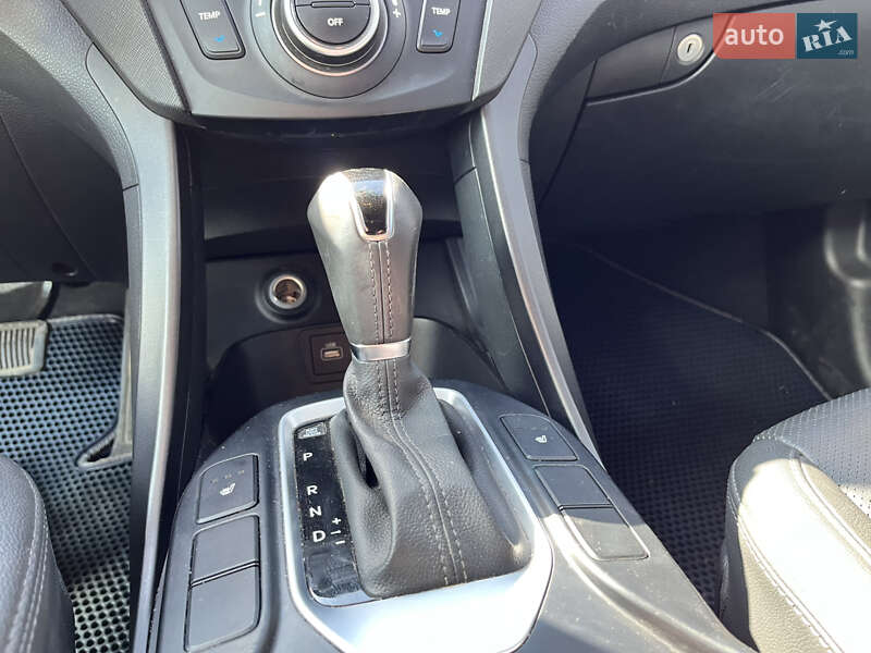 Позашляховик / Кросовер Hyundai Santa FE 2015 в Кривому Розі