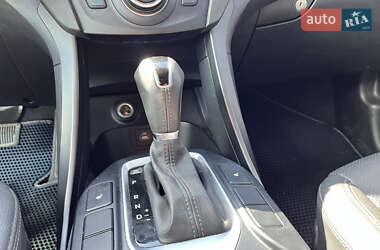 Позашляховик / Кросовер Hyundai Santa FE 2015 в 