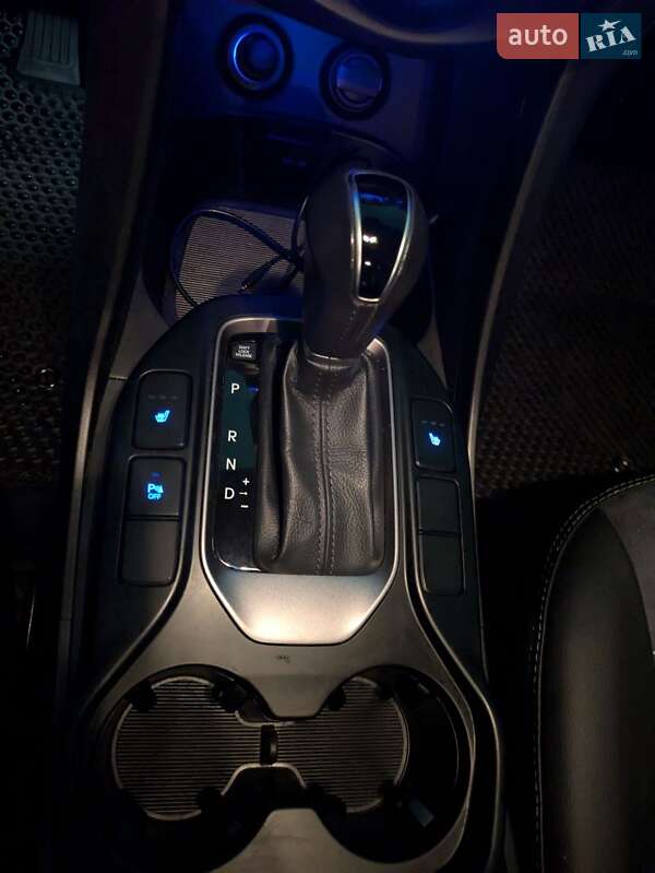 Внедорожник / Кроссовер Hyundai Santa FE 2014 в Киеве