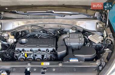 Позашляховик / Кросовер Hyundai Santa FE 2013 в 