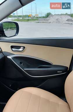 Позашляховик / Кросовер Hyundai Santa FE 2013 в 