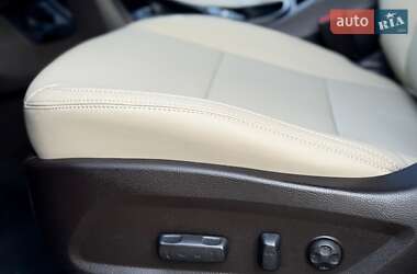 Позашляховик / Кросовер Hyundai Santa FE 2013 в 