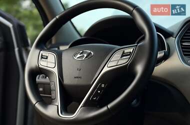 Позашляховик / Кросовер Hyundai Santa FE 2013 в 