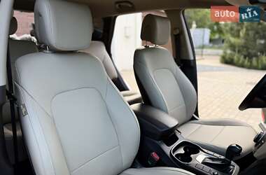 Позашляховик / Кросовер Hyundai Santa FE 2013 в 
