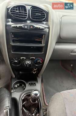 Внедорожник / Кроссовер Hyundai Santa FE 2001 в 