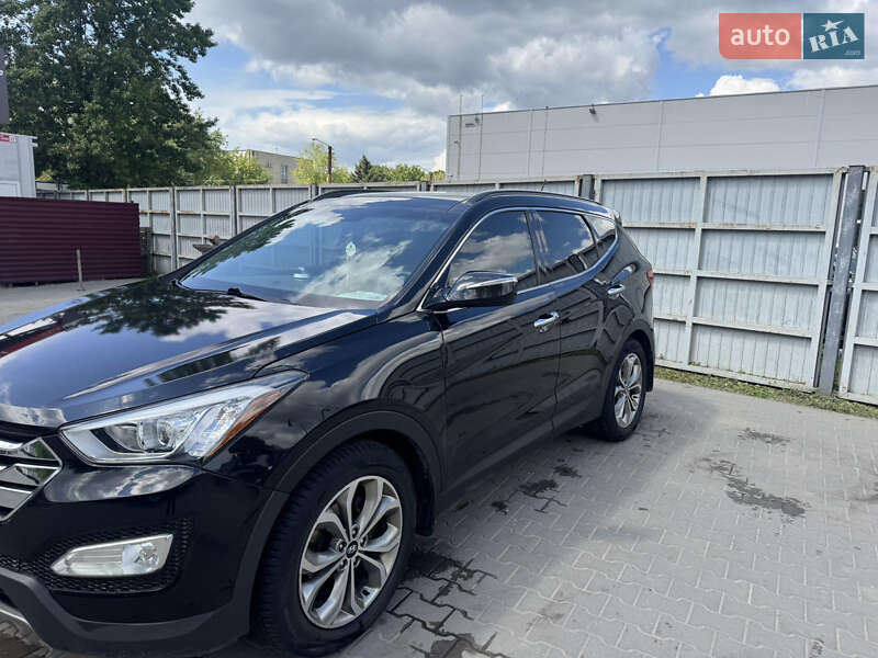 Внедорожник / Кроссовер Hyundai Santa FE 2015 в 