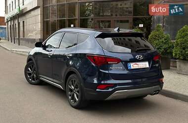 Внедорожник / Кроссовер Hyundai Santa FE 2016 в 