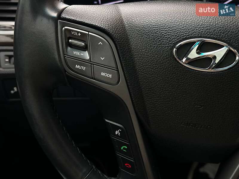Позашляховик / Кросовер Hyundai Santa FE 2016 в Одесі