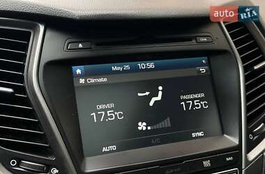 Внедорожник / Кроссовер Hyundai Santa FE 2016 в 