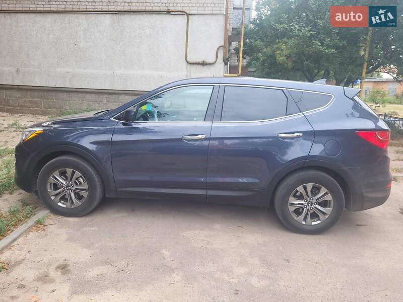 Внедорожник / Кроссовер Hyundai Santa FE 2015 в Коростене