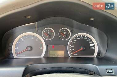 Позашляховик / Кросовер Hyundai Santa FE 2005 в 