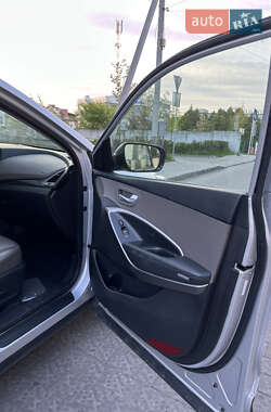 Внедорожник / Кроссовер Hyundai Santa FE 2013 в 