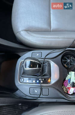 Внедорожник / Кроссовер Hyundai Santa FE 2013 в 
