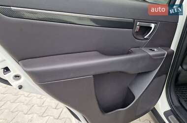 Позашляховик / Кросовер Hyundai Santa FE 2011 в 