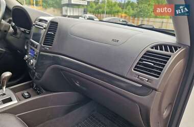 Позашляховик / Кросовер Hyundai Santa FE 2011 в 