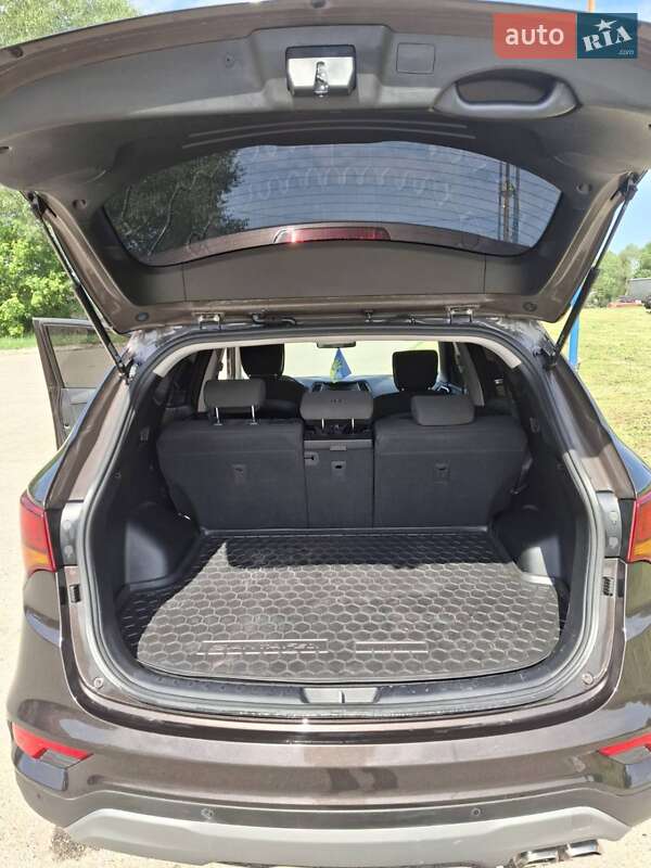 Позашляховик / Кросовер Hyundai Santa FE 2017 в Харкові