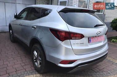 Внедорожник / Кроссовер Hyundai Santa FE 2017 в 