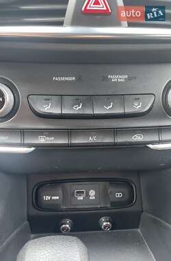 Внедорожник / Кроссовер Hyundai Santa FE 2019 в 