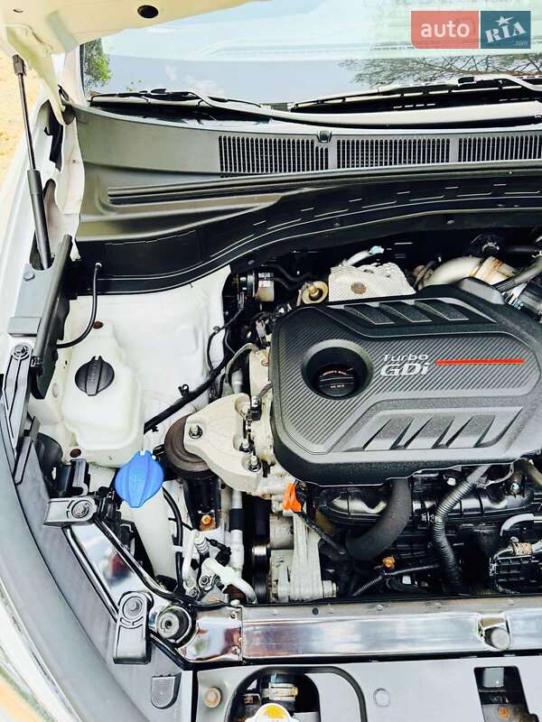 Позашляховик / Кросовер Hyundai Santa FE 2016 в Києві