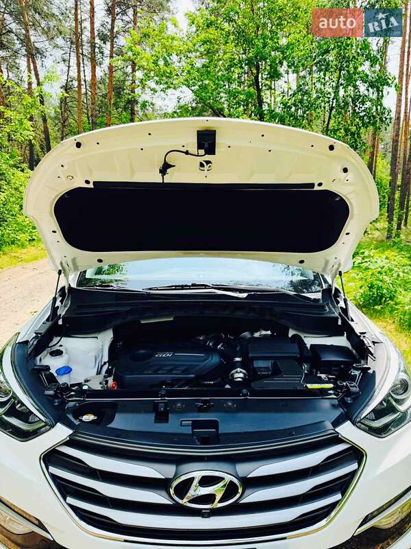 Позашляховик / Кросовер Hyundai Santa FE 2016 в Києві