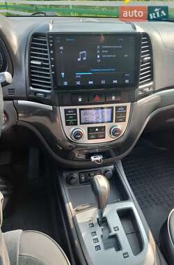 Внедорожник / Кроссовер Hyundai Santa FE 2010 в 
