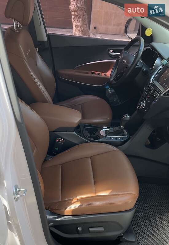 Позашляховик / Кросовер Hyundai Santa FE 2016 в Одесі