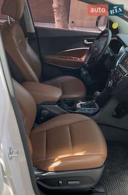 Внедорожник / Кроссовер Hyundai Santa FE 2016 в 