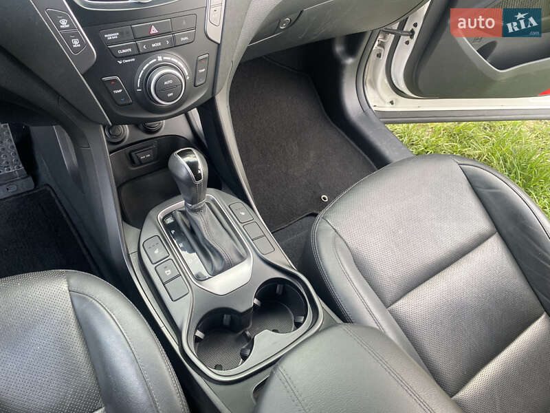 Внедорожник / Кроссовер Hyundai Santa FE 2014 в Ровно