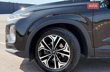 Позашляховик / Кросовер Hyundai Santa FE 2019 в 