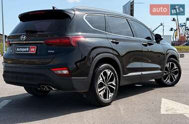 Позашляховик / Кросовер Hyundai Santa FE 2019 в 