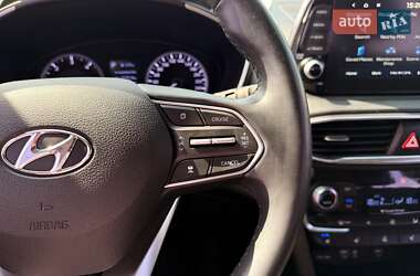 Позашляховик / Кросовер Hyundai Santa FE 2019 в 