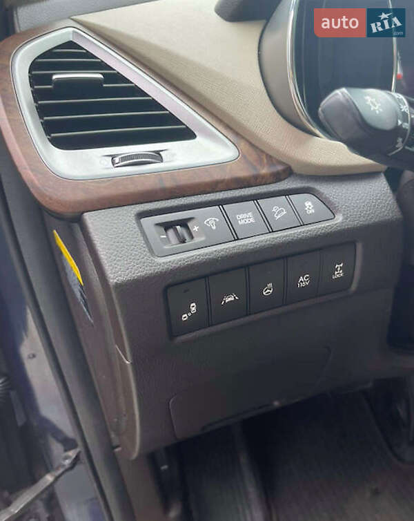 Позашляховик / Кросовер Hyundai Santa FE 2016 в Львові