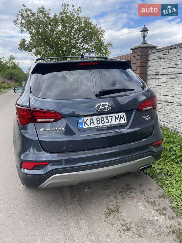 Внедорожник / Кроссовер Hyundai Santa FE 2017 в Киеве