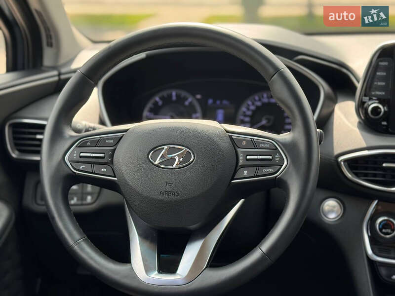 Внедорожник / Кроссовер Hyundai Santa FE 2020 в Ивано-Франковске