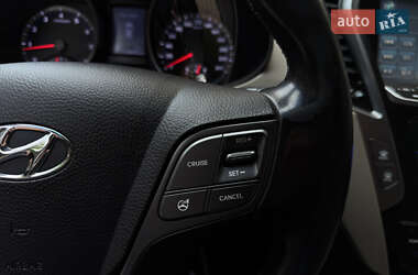 Внедорожник / Кроссовер Hyundai Santa FE 2013 в 
