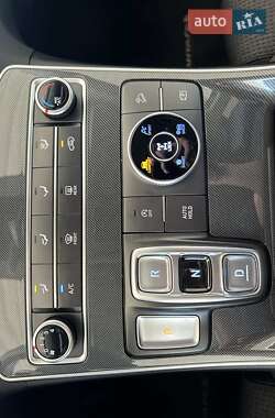 Внедорожник / Кроссовер Hyundai Santa FE 2021 в 
