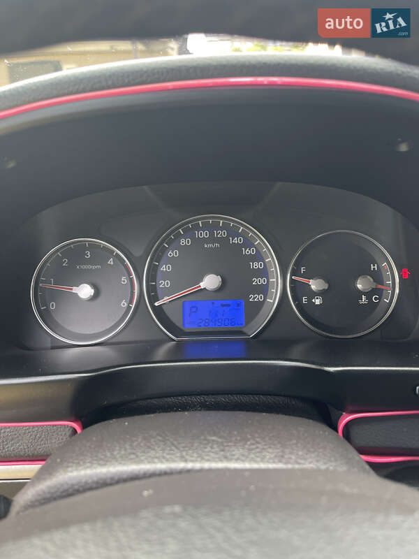 Позашляховик / Кросовер Hyundai Santa FE 2011 в Вінниці