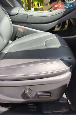 Внедорожник / Кроссовер Hyundai Santa FE 2021 в 