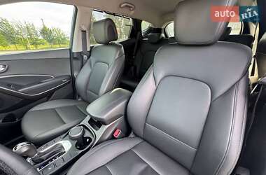 Внедорожник / Кроссовер Hyundai Santa FE 2015 в 